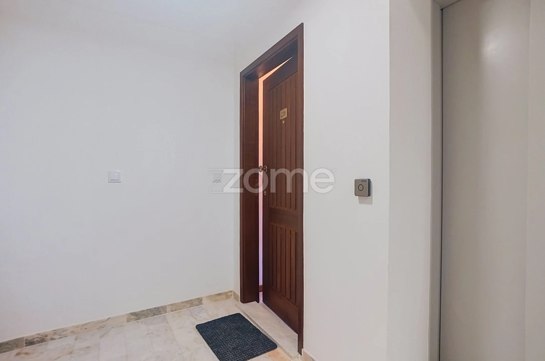Apartamento T1 para Arrendamento em Tamengos, Aguim e Óis do Bairro Foto 2