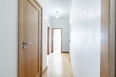 Apartamento T2 para Venda em Venteira