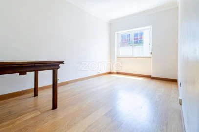 Apartamento T2 para Venda em Venteira