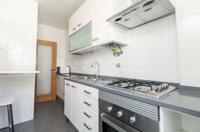 Apartamento T2 para Venda em Venteira