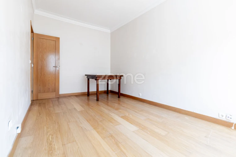 Apartamento T2 para Venda em Venteira Foto 3