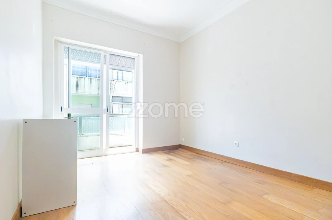 Apartamento T2 para Venda em Venteira Foto 4