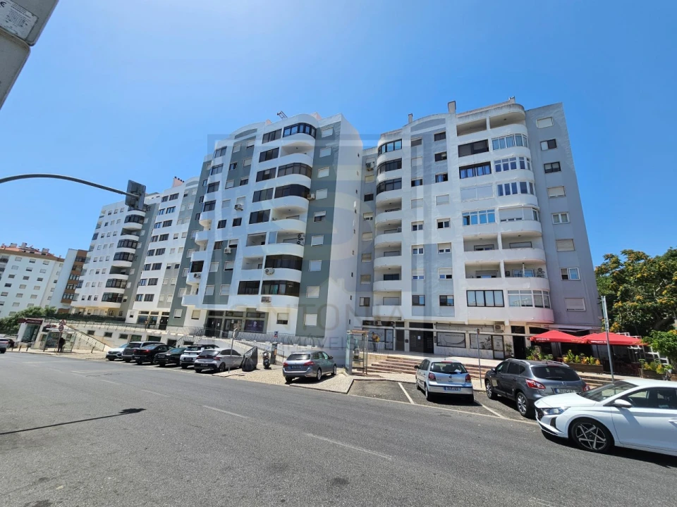 Apartamento T2 para Venda em Carnaxide e Queijas Foto 25