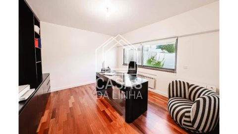 Moradia T6 para Venda em Algés, Linda-A-Velha e Cruz Quebrada-Dafundo