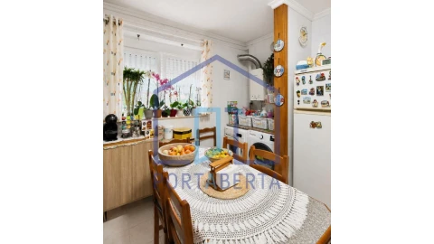 Apartamento T2 para Venda em Santa Maria Maior