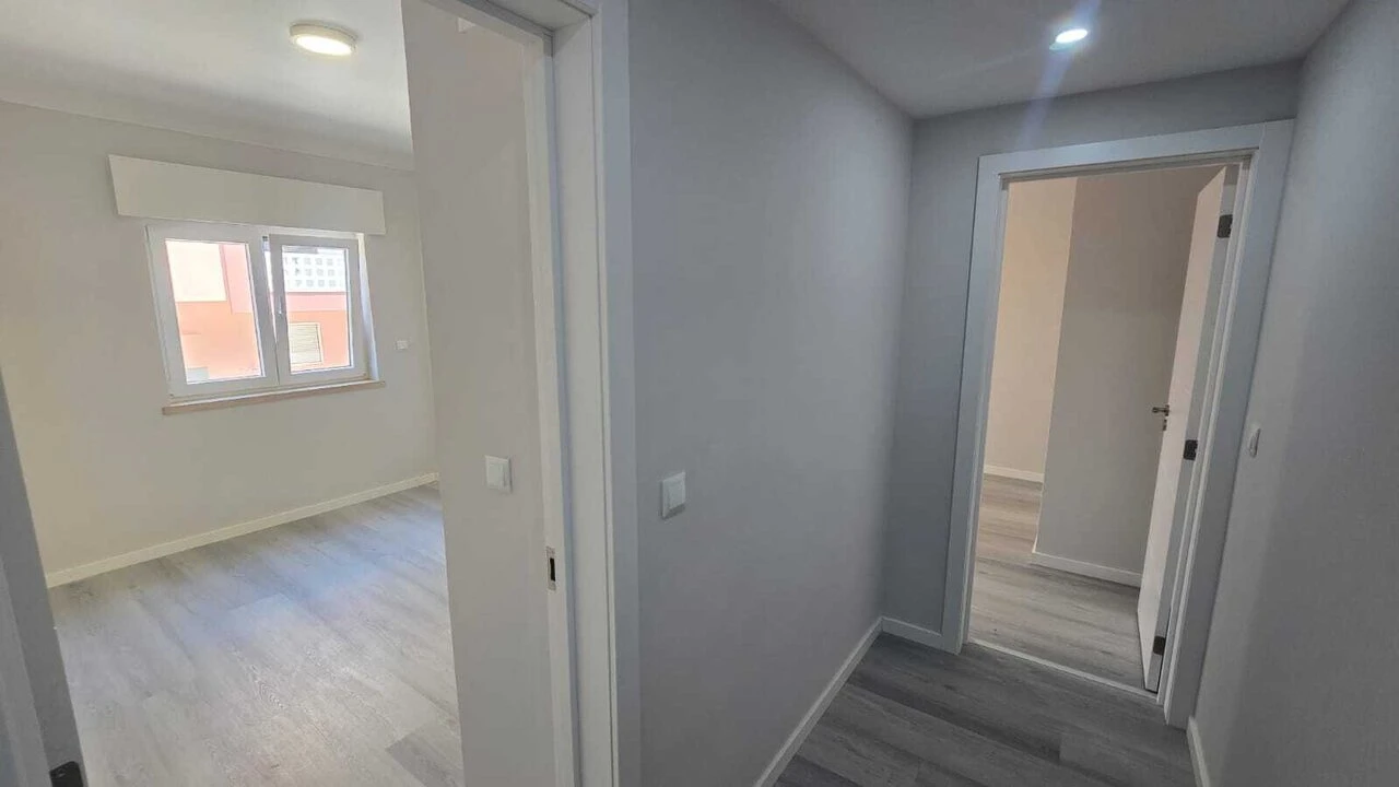 Apartamento T2 para Venda em Corroios Foto 4