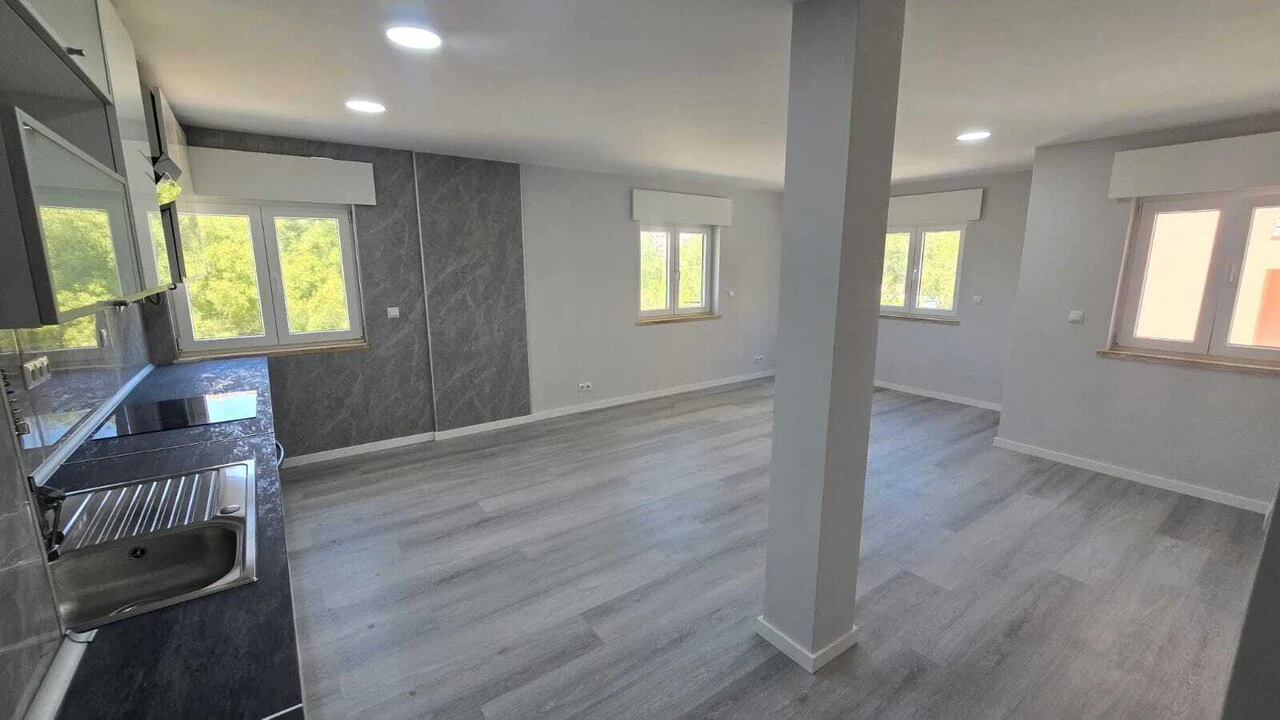Apartamento T2 para Venda em Corroios Foto 7