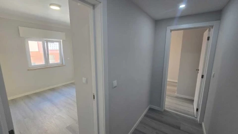 Apartamento T2 para Venda em Corroios