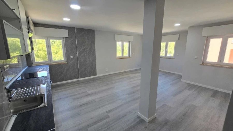Apartamento T2 para Venda em Corroios Foto 7