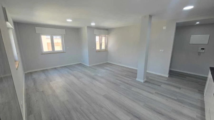 Apartamento T2 para Venda em Corroios Foto 8