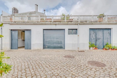 Moradia T2 para Venda em Santa Maria e São Miguel, São Martinho, São Pedro Penaferrim