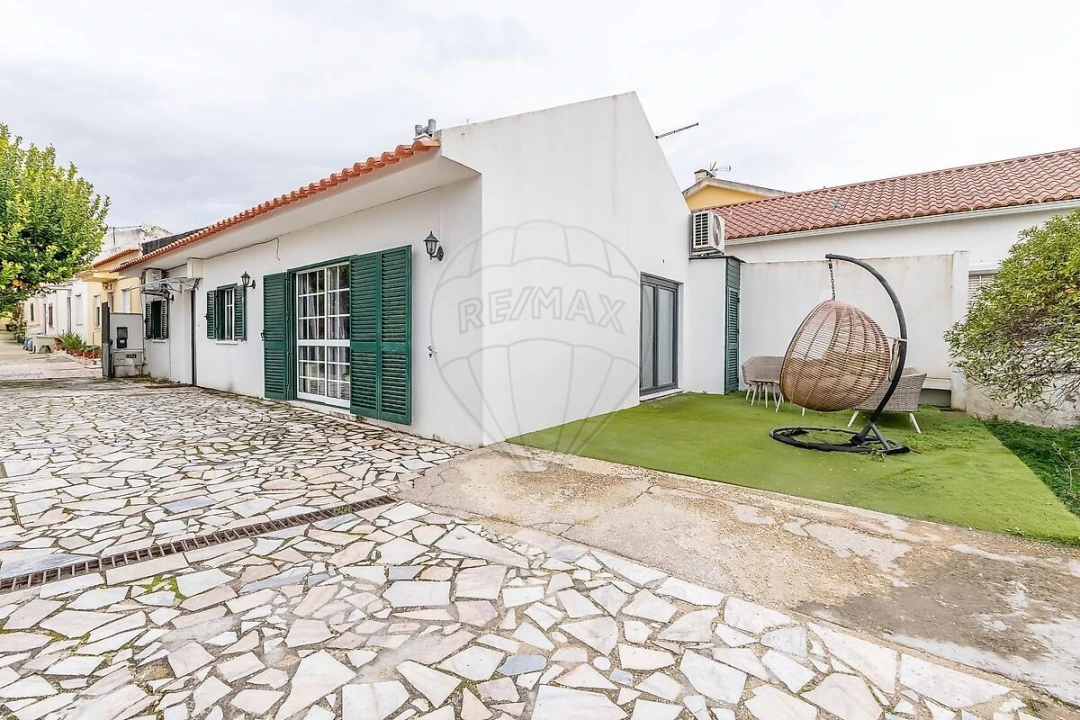 Moradia T3 para Venda em Vialonga Foto 1