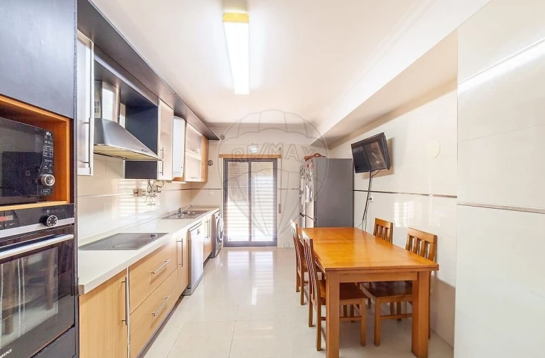 Apartamento T3 para Venda em Fernao Ferro Foto 2