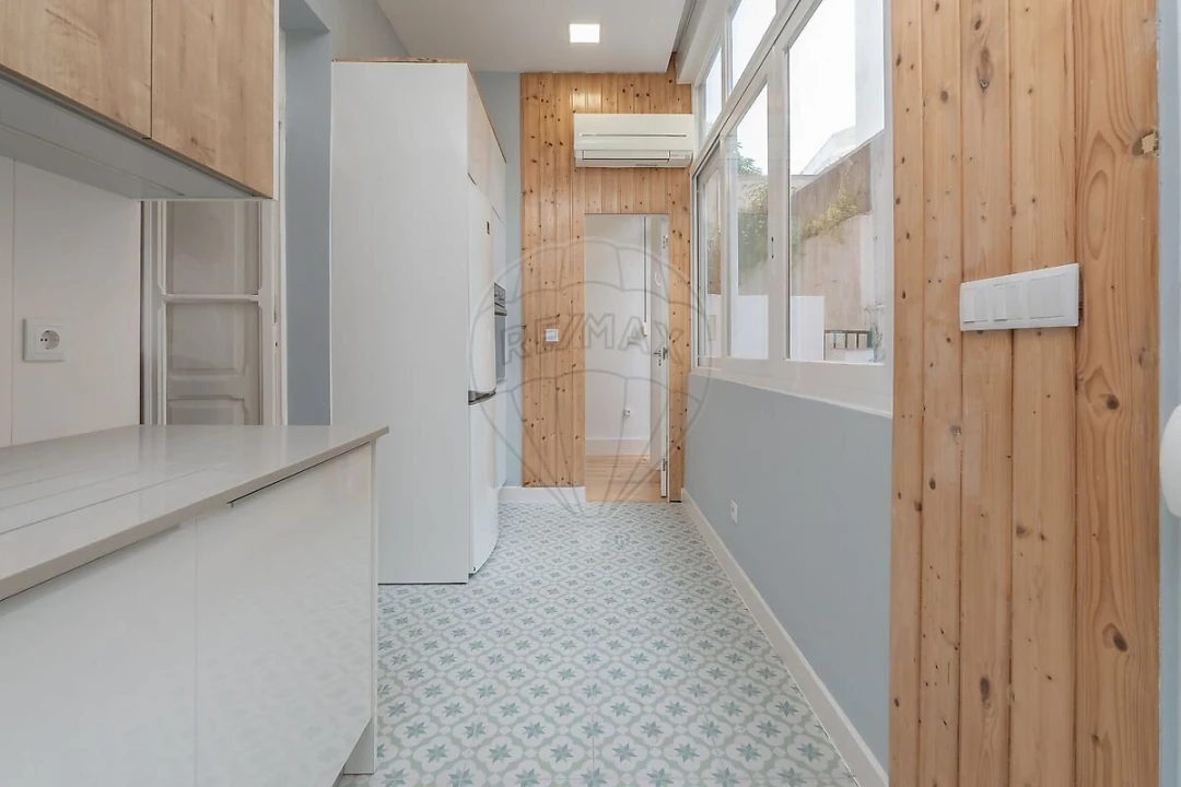 Apartamento T2 para Venda em Santo António Foto 10