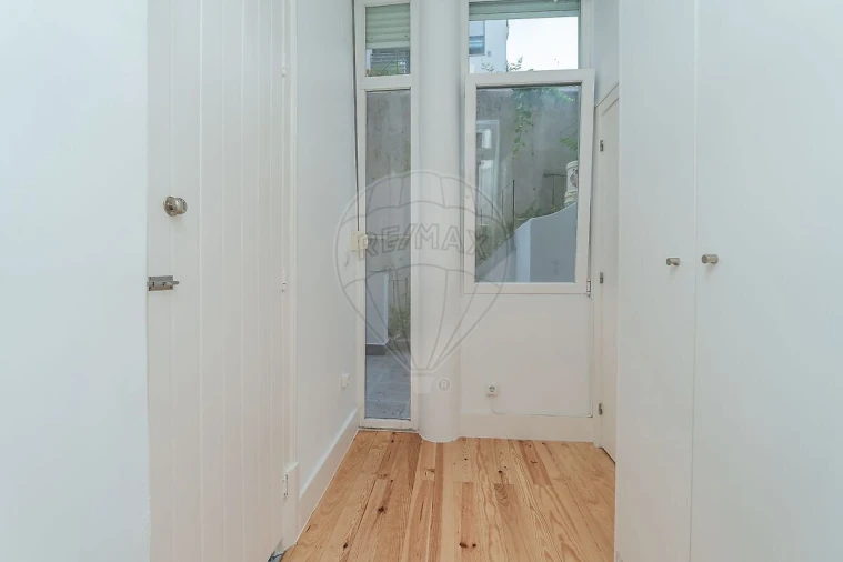 Apartamento T2 para Venda em Santo António Foto 20