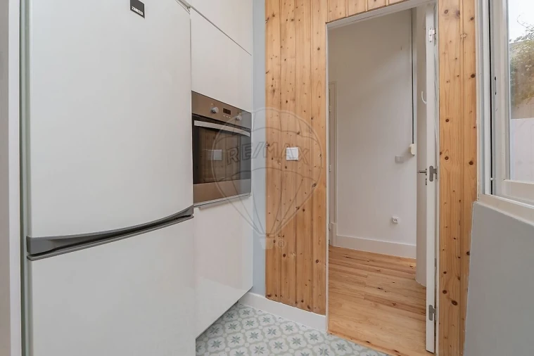 Apartamento T2 para Venda em Santo António Foto 16