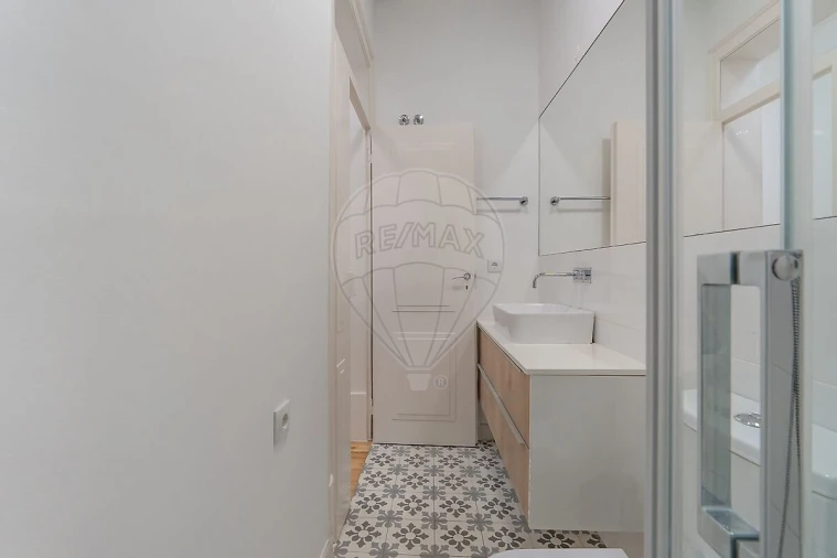 Apartamento T2 para Venda em Santo António Foto 24