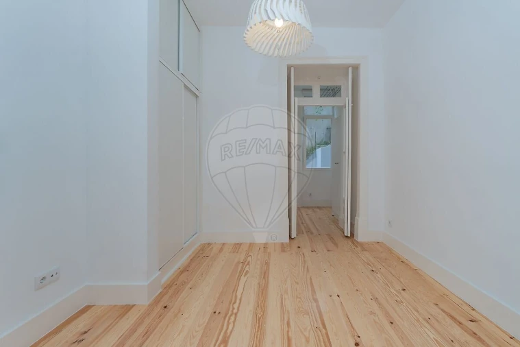 Apartamento T2 para Venda em Santo António Foto 19