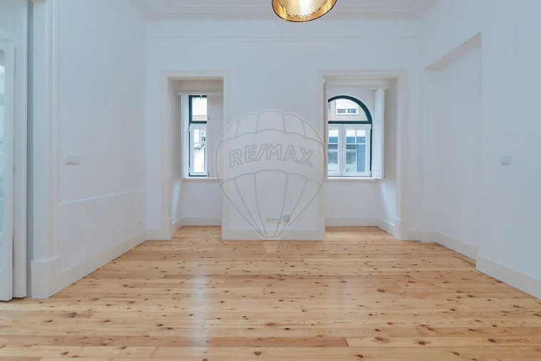 Apartamento T2 para Venda em Santo António Foto 11