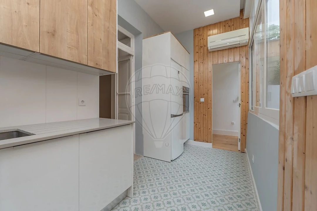 Apartamento T2 para Venda em Santo António Foto 15