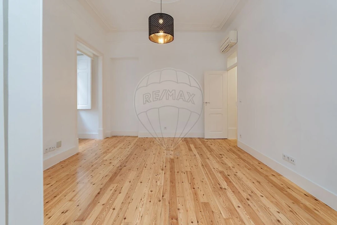 Apartamento T2 para Venda em Santo António Foto 9