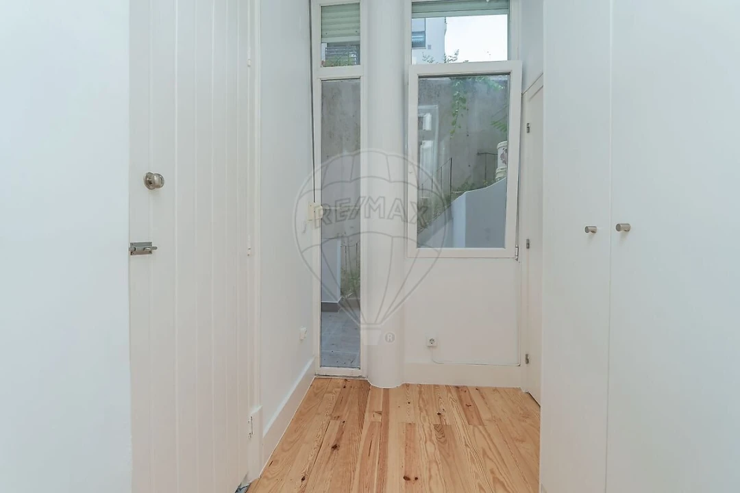 Apartamento T2 para Venda em Santo António Foto 20