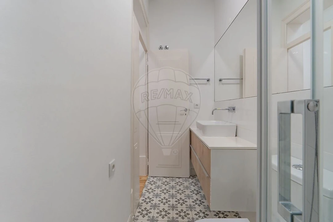 Apartamento T2 para Venda em Santo António Foto 24