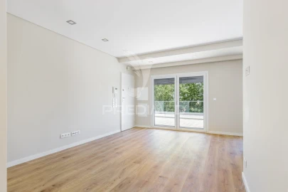 Apartamento T2 para Venda em Santa Iria de Azoia, São João da Talha e Bobadela