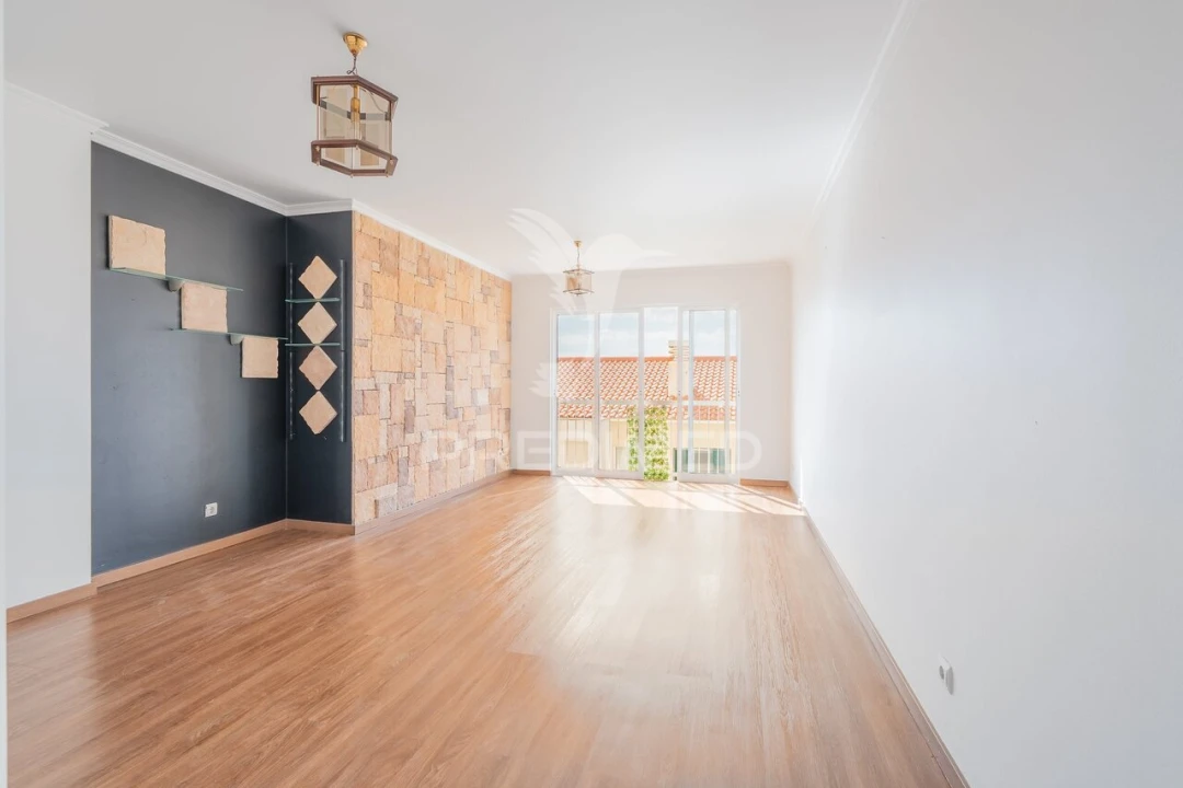 Apartamento T3 para Venda em Caniço Foto 1