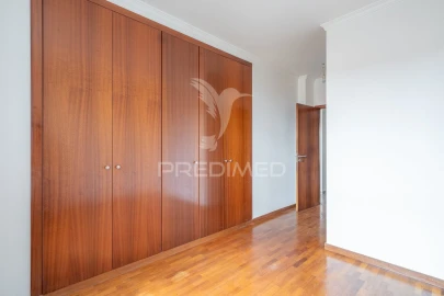 Apartamento T3 para Venda em Caniço