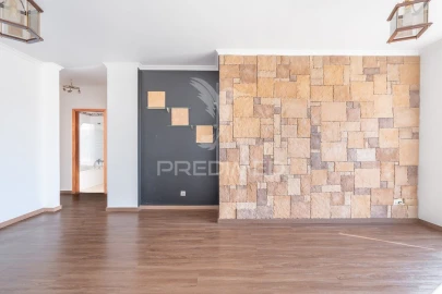 Apartamento T3 para Venda em Caniço