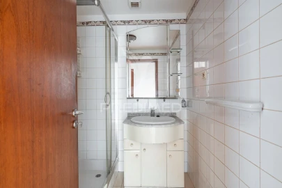 Apartamento T3 para Venda em Caniço