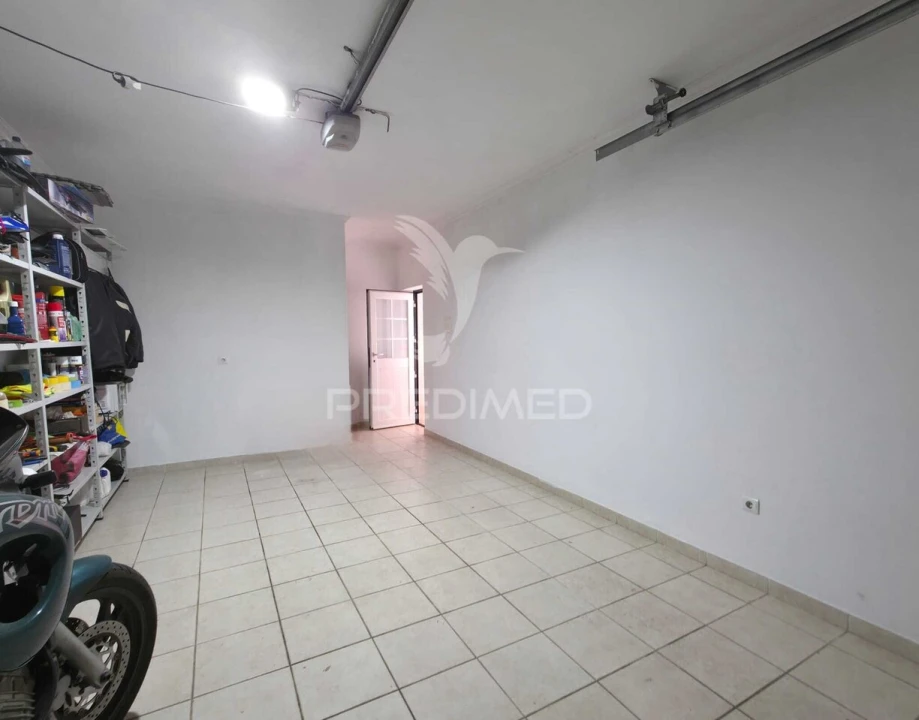 Moradia T3 para Venda em Turquel Foto 11