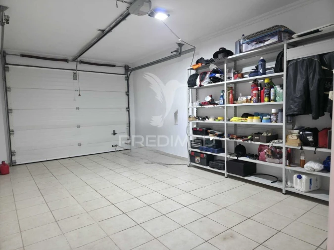 Moradia T3 para Venda em Turquel Foto 12
