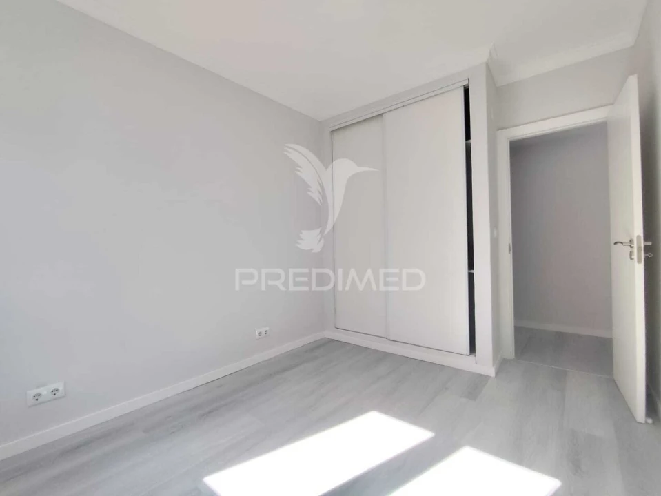 Apartamento T2 para Venda em Corroios Foto 30