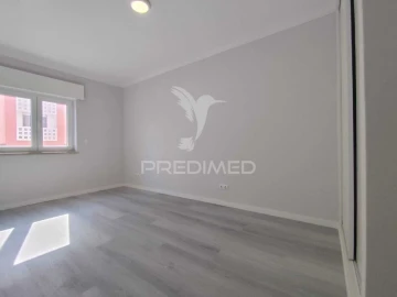 Apartamento T2 para Venda em Corroios