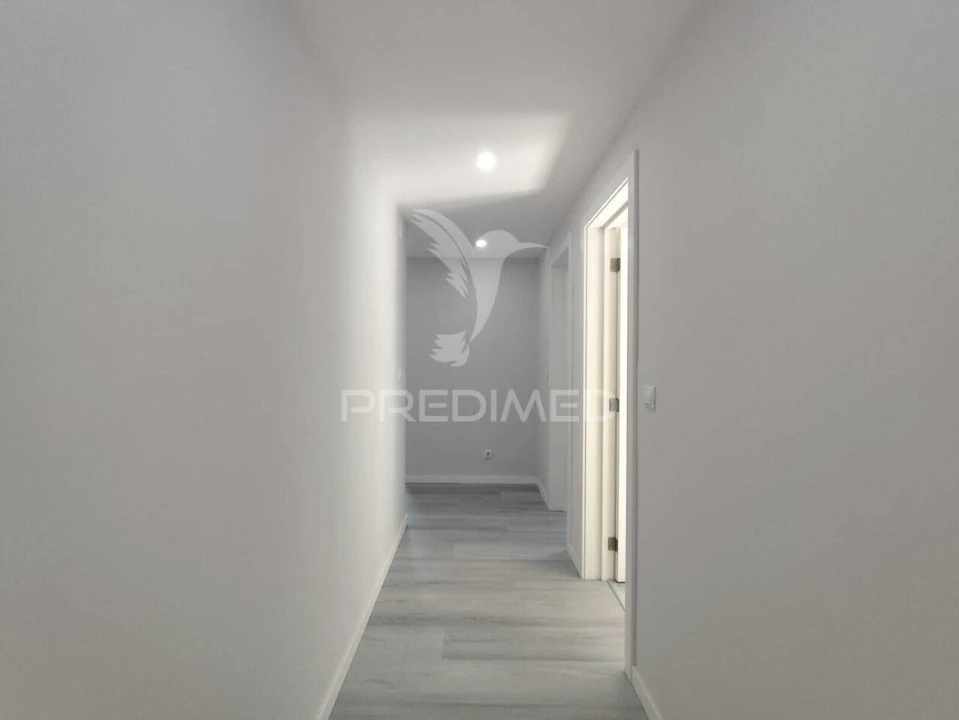 Apartamento T2 para Venda em Corroios Foto 34