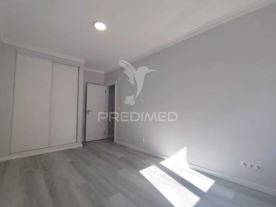 Apartamento T2 para Venda em Corroios Foto 21