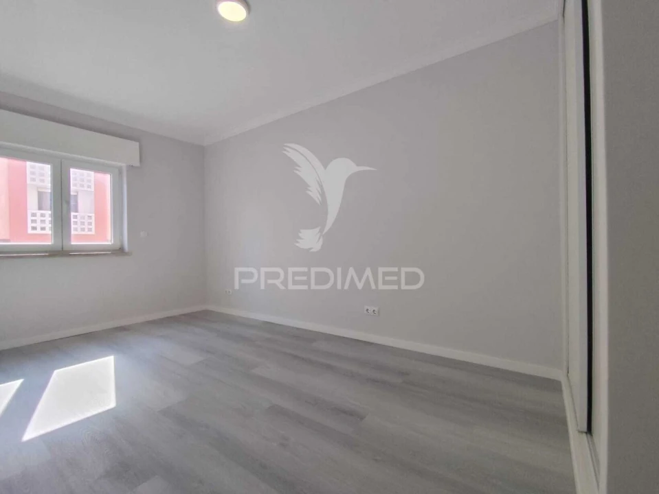 Apartamento T2 para Venda em Corroios Foto 22