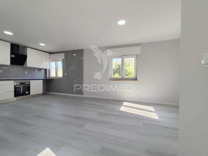 Apartamento T2 para Venda em Corroios Foto 2