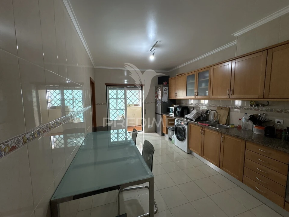 Apartamento T3 para Venda em Montalvo Foto 6