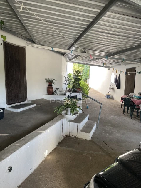 Quinta T2 para Venda em Longomel
