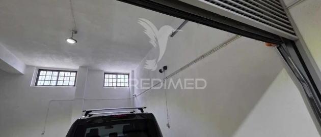 Garagem para Arrendamento em Massamá e Monte Abraão