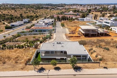 Moradia T4 para Venda em Lagos (São Sebastião e Santa Maria)