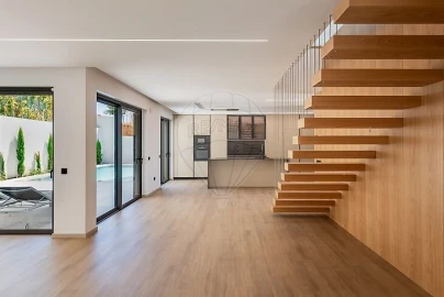Moradia T4 para Venda em Lagos (São Sebastião e Santa Maria)