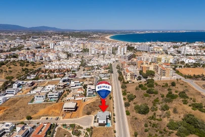 Moradia T4 para Venda em Lagos (São Sebastião e Santa Maria)