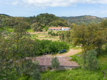 Quinta T2 para Venda em Monchique