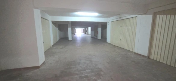 Garagem para Venda em Porches