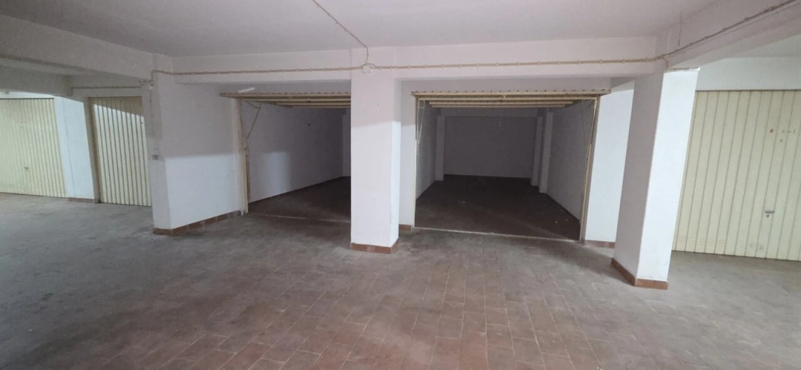 Garagem para Venda em Porches Foto 5