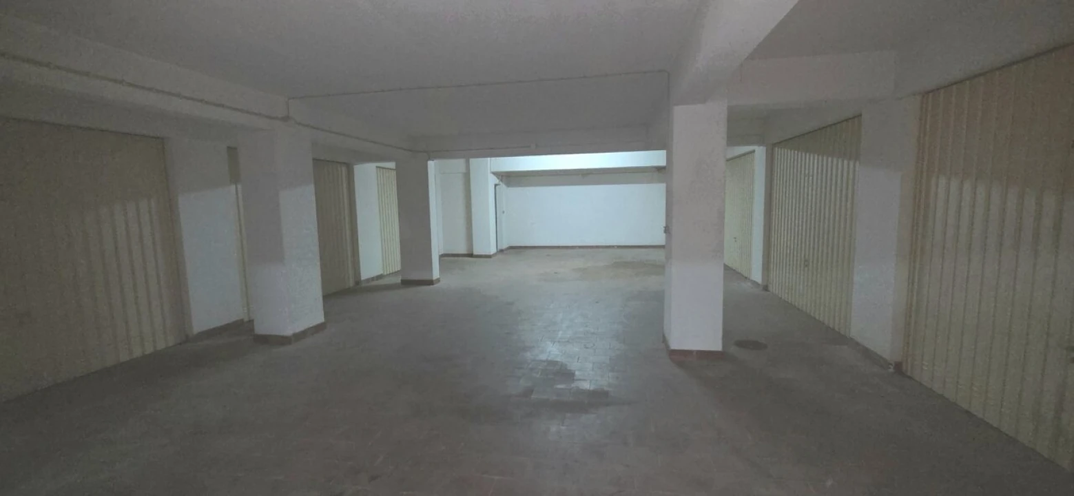 Garagem para Venda em Porches Foto 10